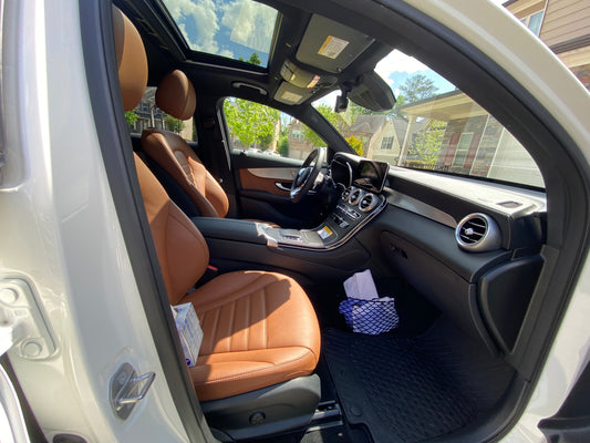 REMOVING DUST IN INTERIOR PLASTICS